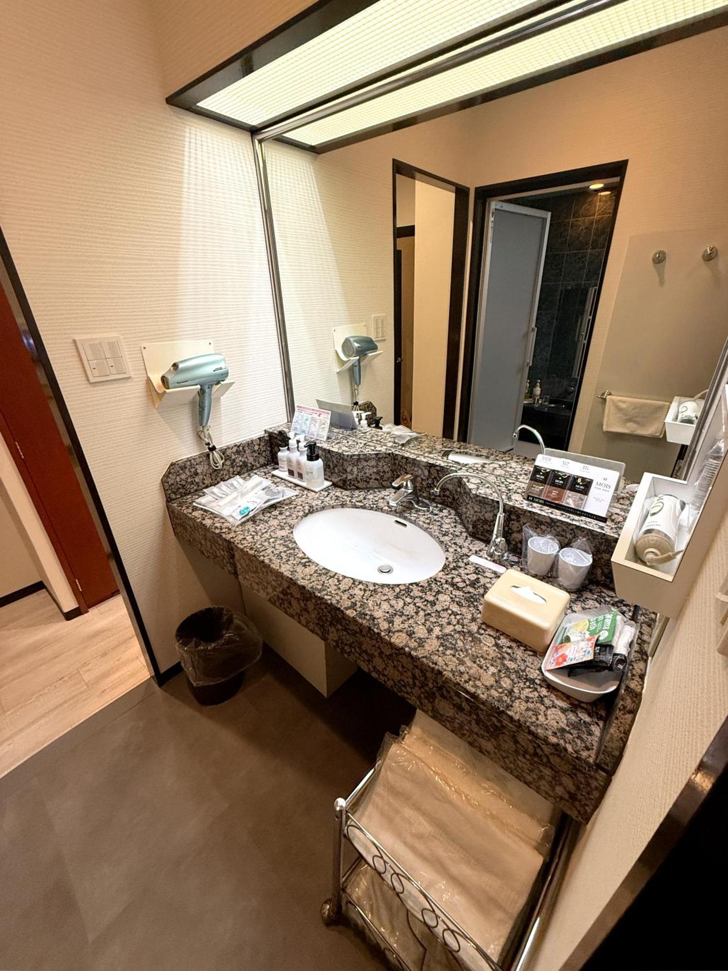 Hotel Hyper (Adults Only) Osaka Exterior photo